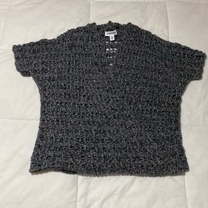 Knitted short sleeve sweater cardigan shrug